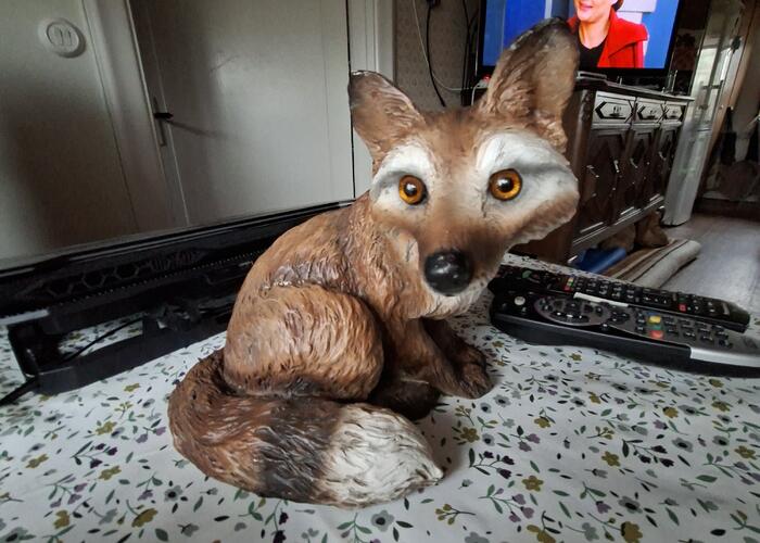 Grajewo ogłoszenia: Sprzedam figurkę liska wysokość 21 szerokość 23cm