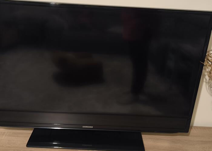 Grajewo ogłoszenia: Sprzedam telewizor Samsung z dekoderem i pilotami. Sprawny w dobrym...